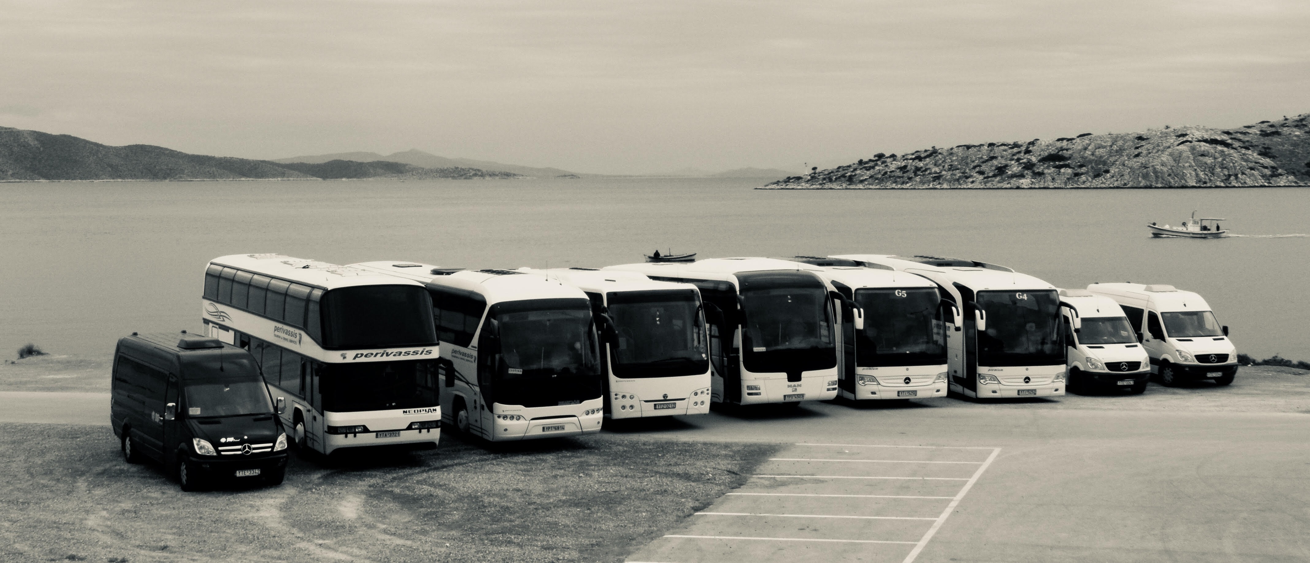35 MODERN BUSES AT YOUR AVAILABILITY
